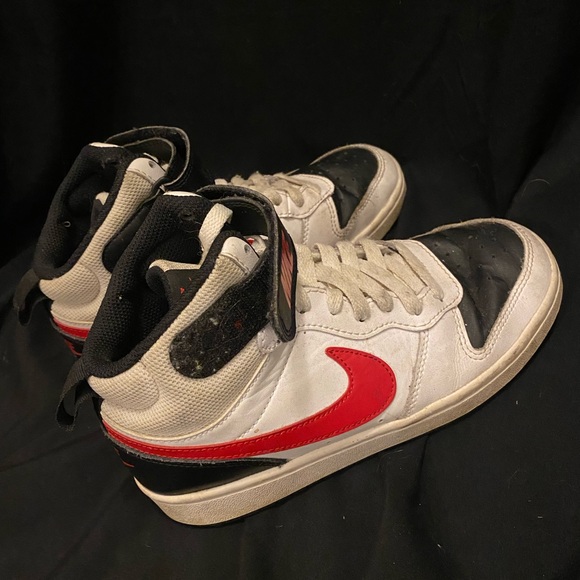 Kids Nikes good condition - Picture 5 of 5